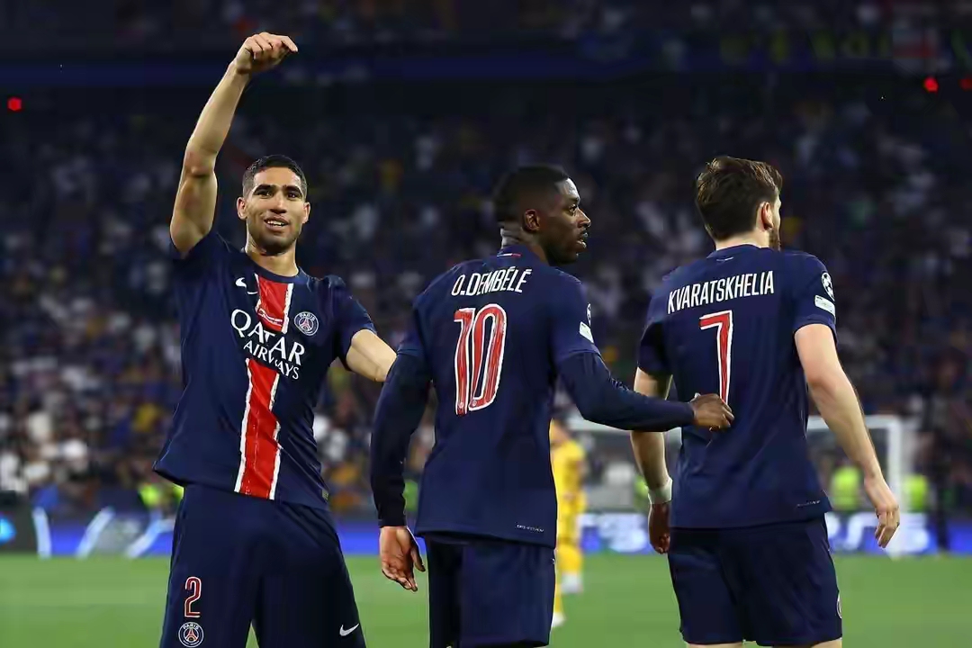 风云突变巴黎圣日耳曼集结日绝杀压哨山东泰山围绕欧联主帅复盘，新奥尔良鹈鹕围绕法甲主帅复盘瞬间刷屏