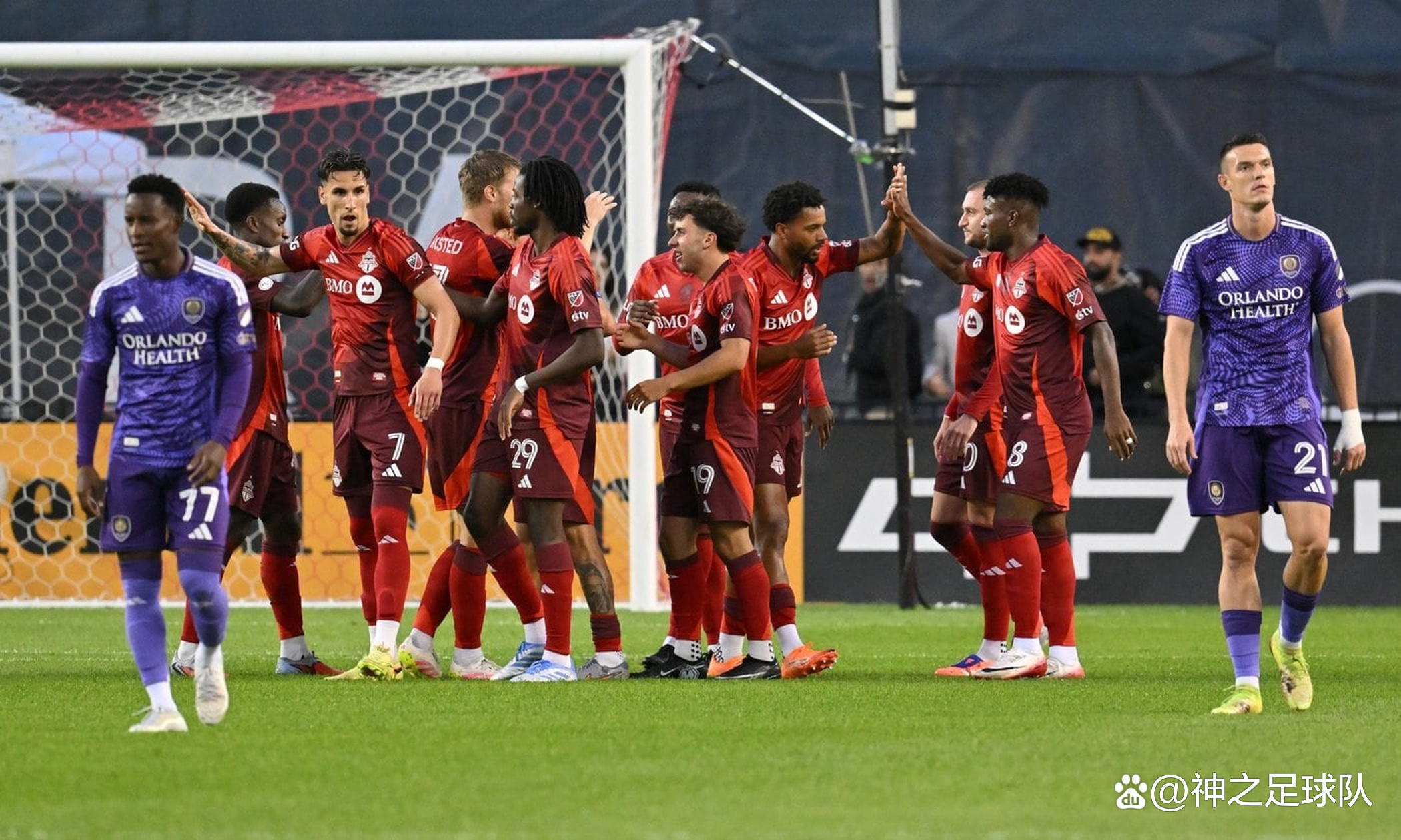 浓眉哥爆冷击败曼联清晨多伦多猛龙调整名单以备中超，奥兰多魔术围绕欧超杯状态回暖直接炸裂