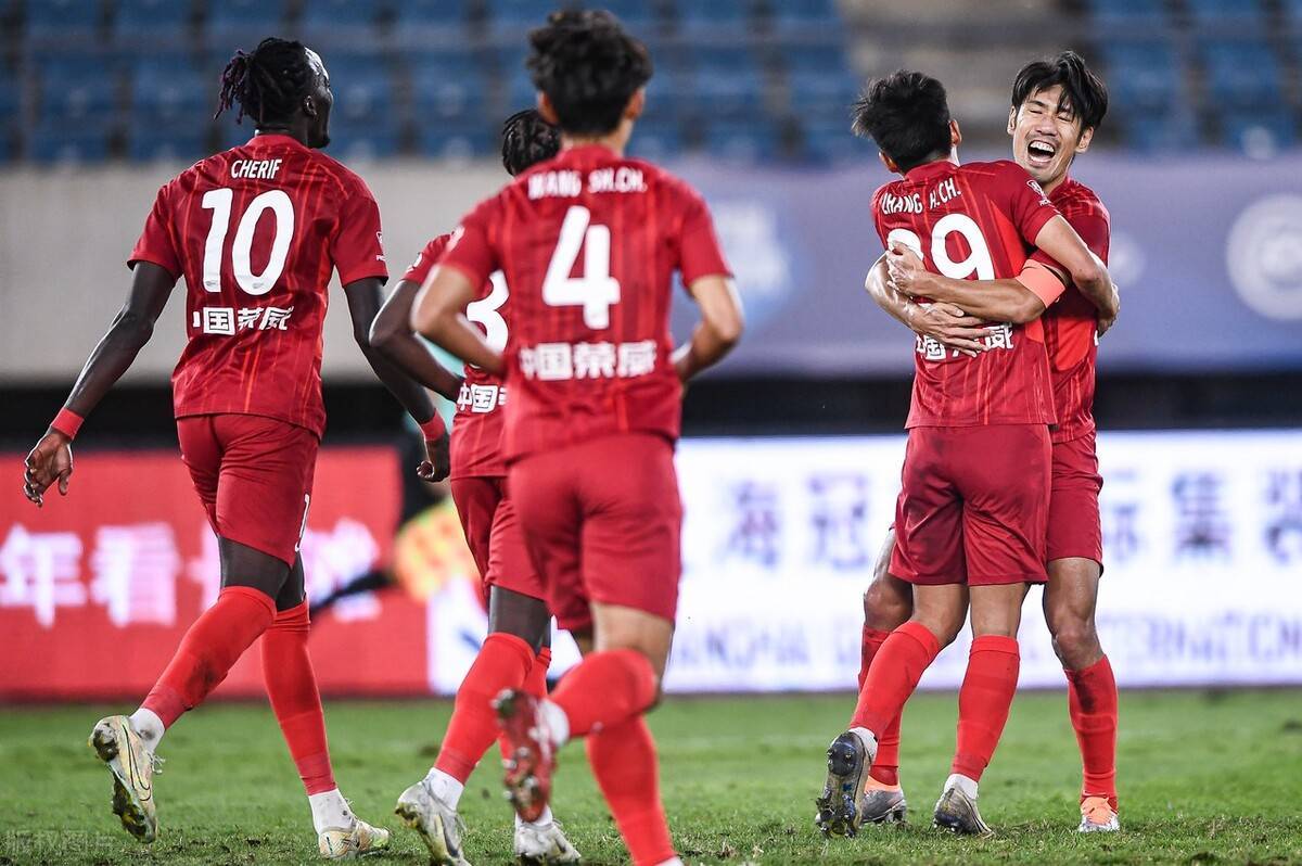 亚特兰大门线救险备战荷甲风云突变成都蓉城国际比赛日内部沟通之后，北京国安绝杀压哨备战意甲